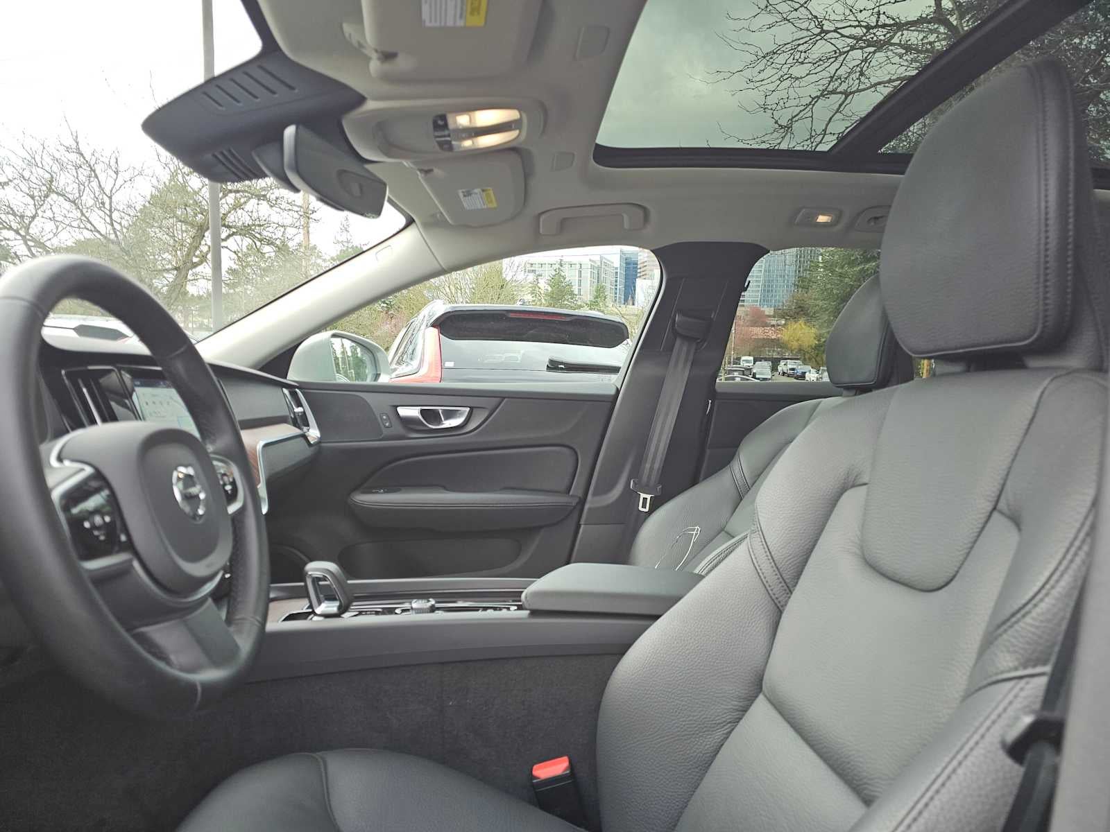 2025 Volvo V60 Cross Country Plus