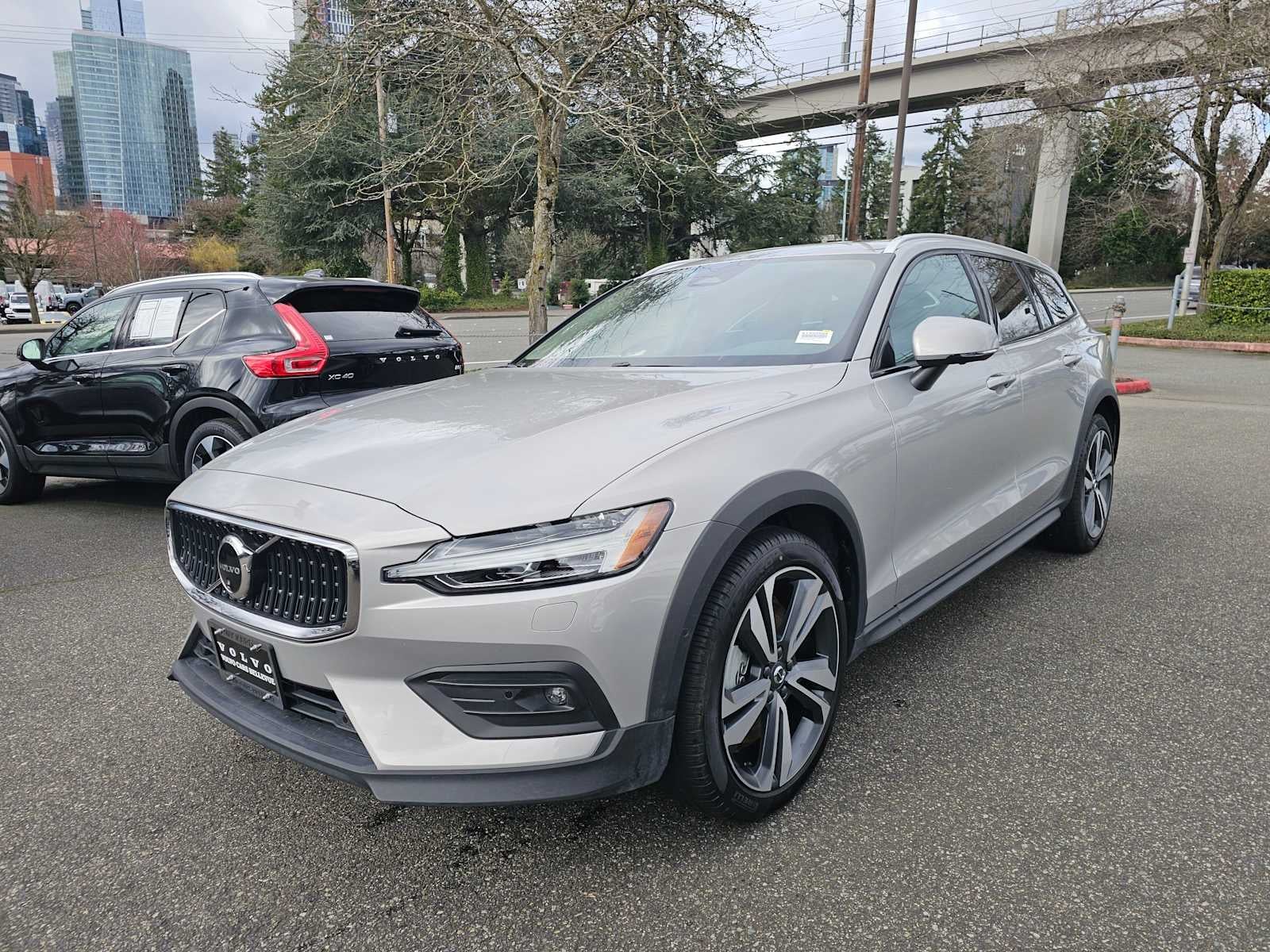 2025 Volvo V60 Cross Country Plus