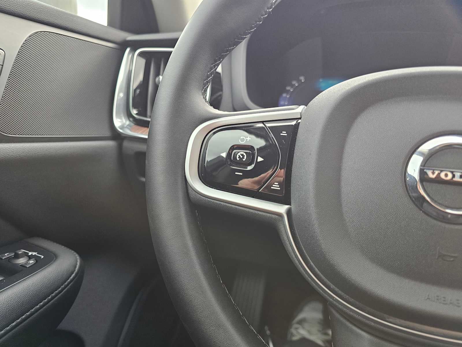 2025 Volvo V60 Cross Country Plus