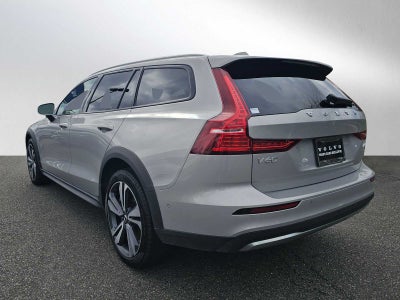 2025 Volvo V60 Cross Country Plus