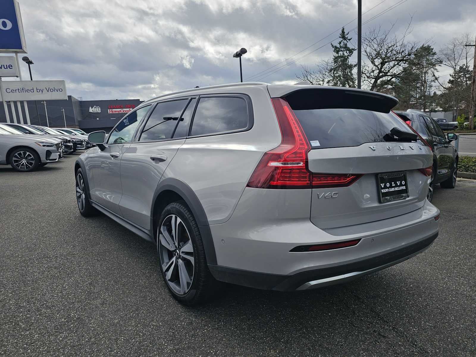 2025 Volvo V60 Cross Country Plus