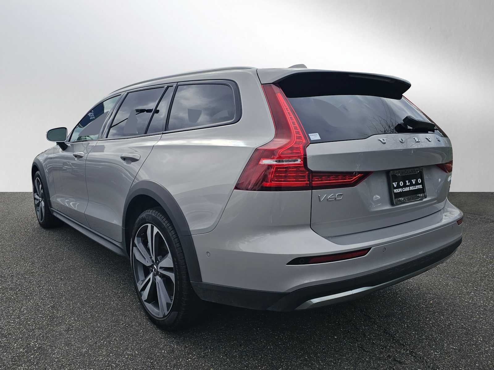 2025 Volvo V60 Cross Country Plus
