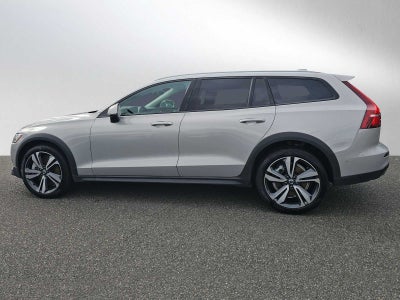 2025 Volvo V60 Cross Country Plus