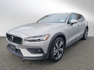 2025 Volvo V60 Cross Country Plus