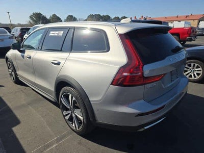 2025 Volvo V60 Cross Country Plus