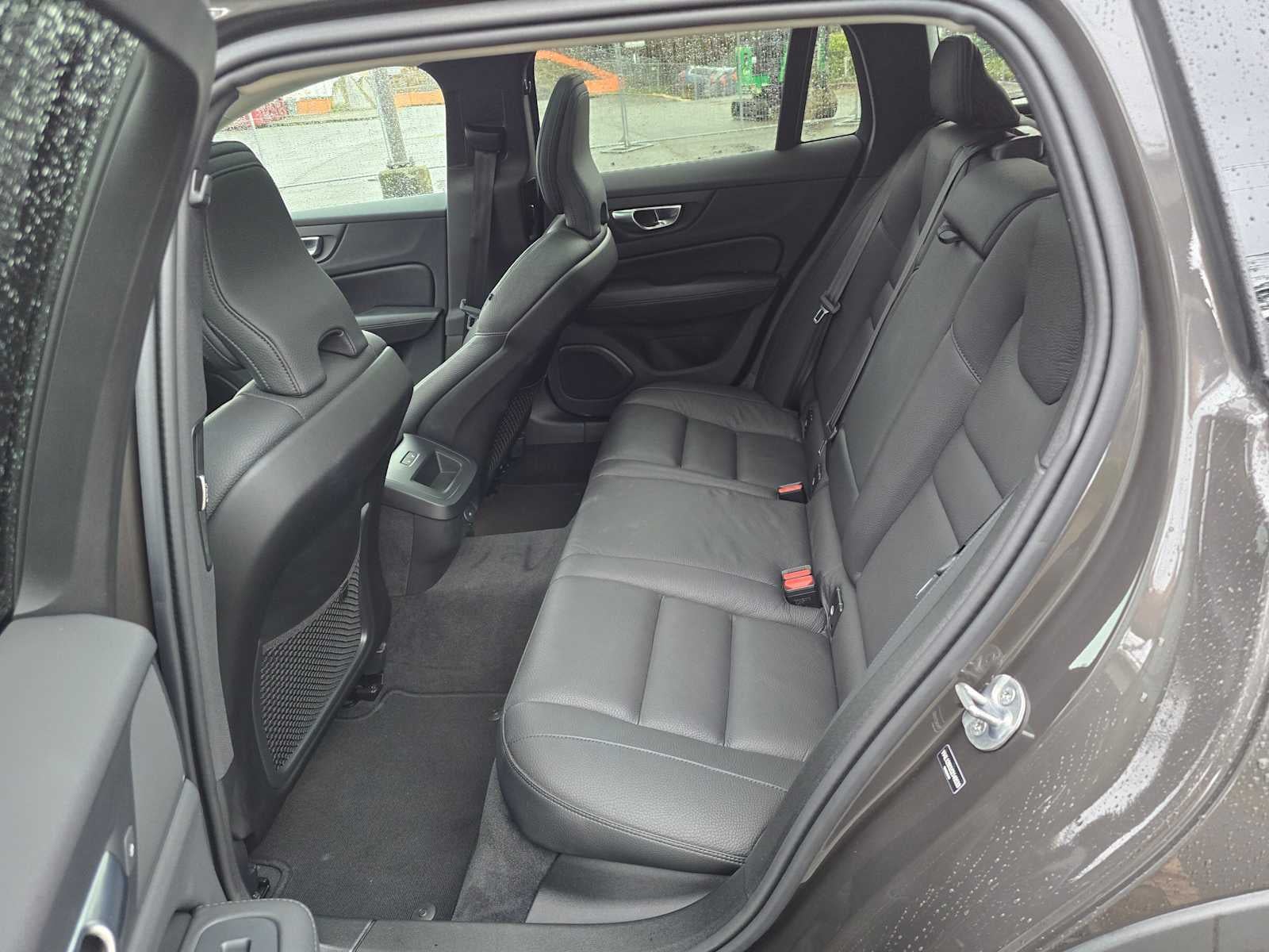 2025 Volvo V60 Cross Country Plus