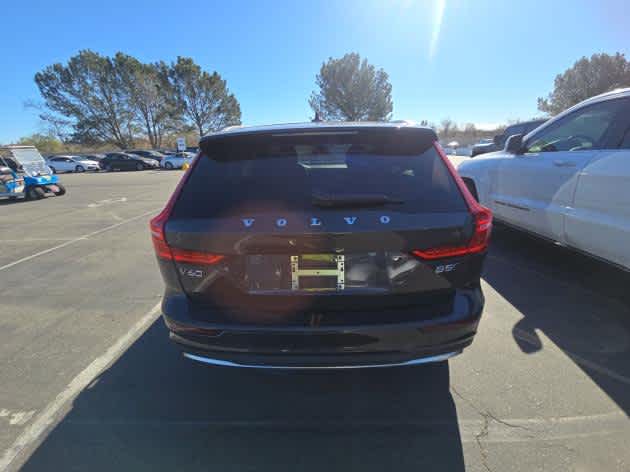 2025 Volvo V60 Cross Country Plus