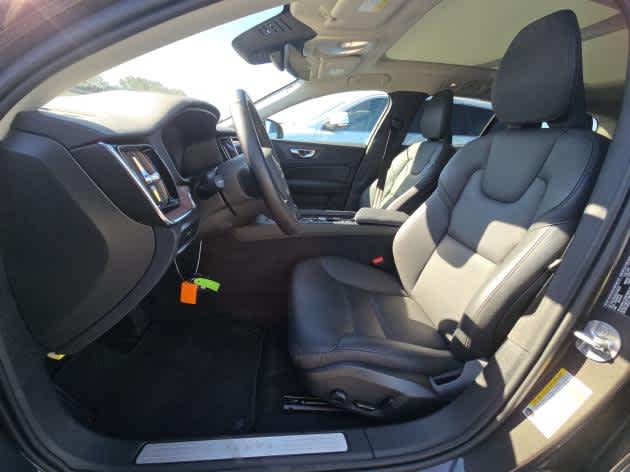 2025 Volvo V60 Cross Country Plus