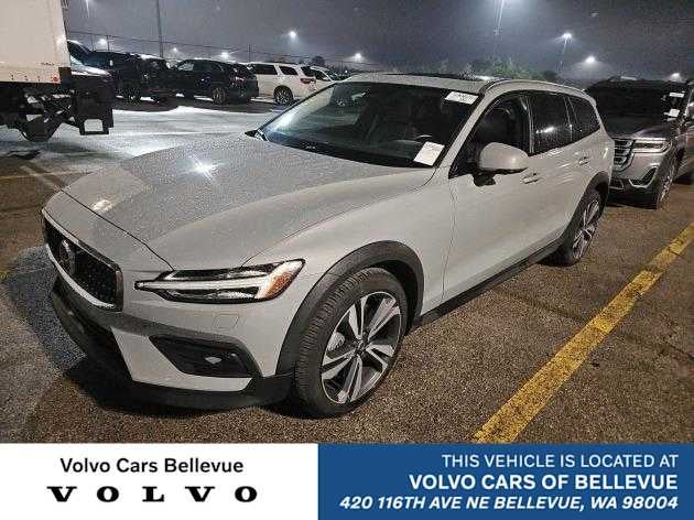 2025 Volvo V60 Cross Country Plus