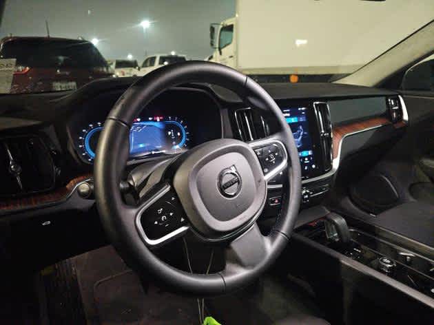 2025 Volvo V60 Cross Country Plus