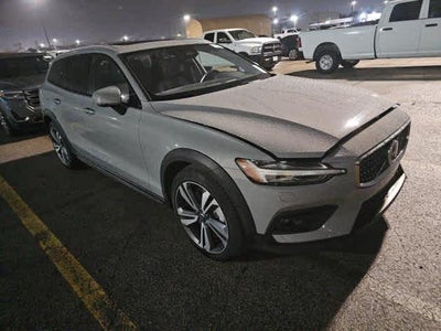 2025 Volvo V60 Cross Country Plus