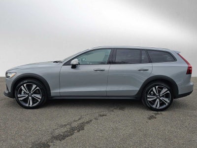 2025 Volvo V60 Cross Country Plus