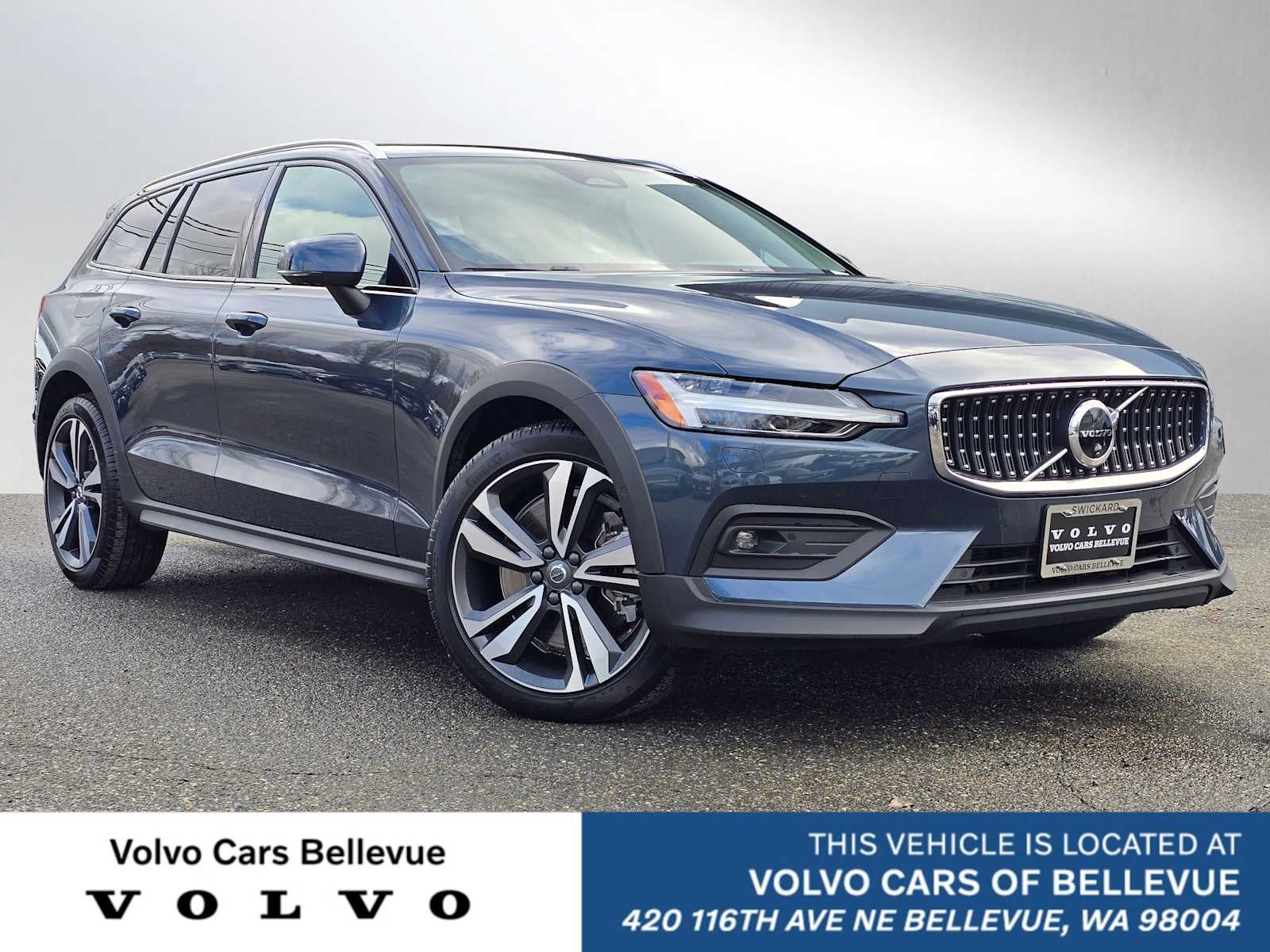 2025 Volvo V60 Cross Country Plus