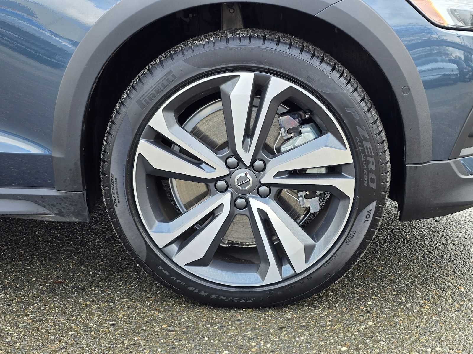 2025 Volvo V60 Cross Country Plus