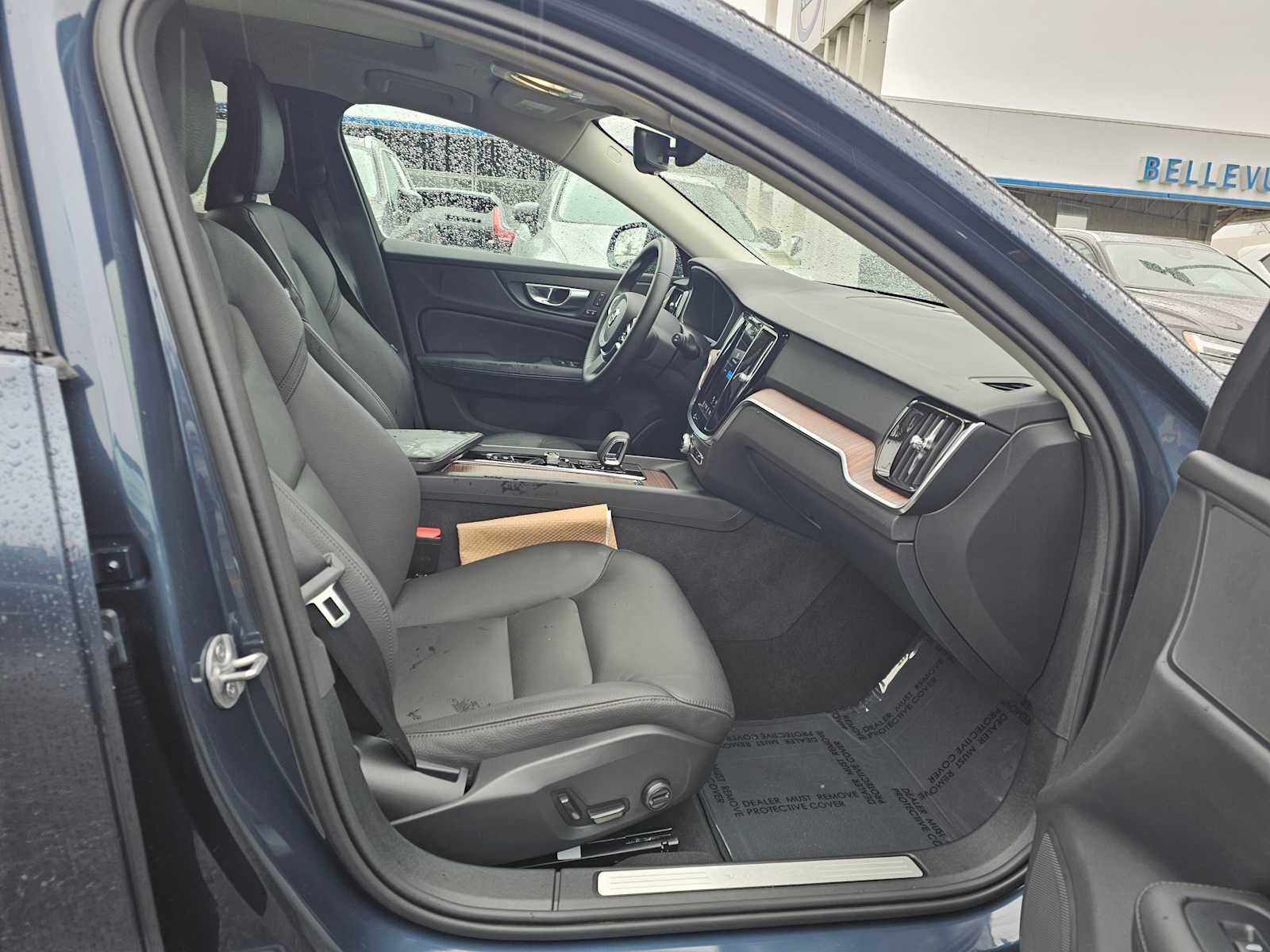 2025 Volvo V60 Cross Country Plus