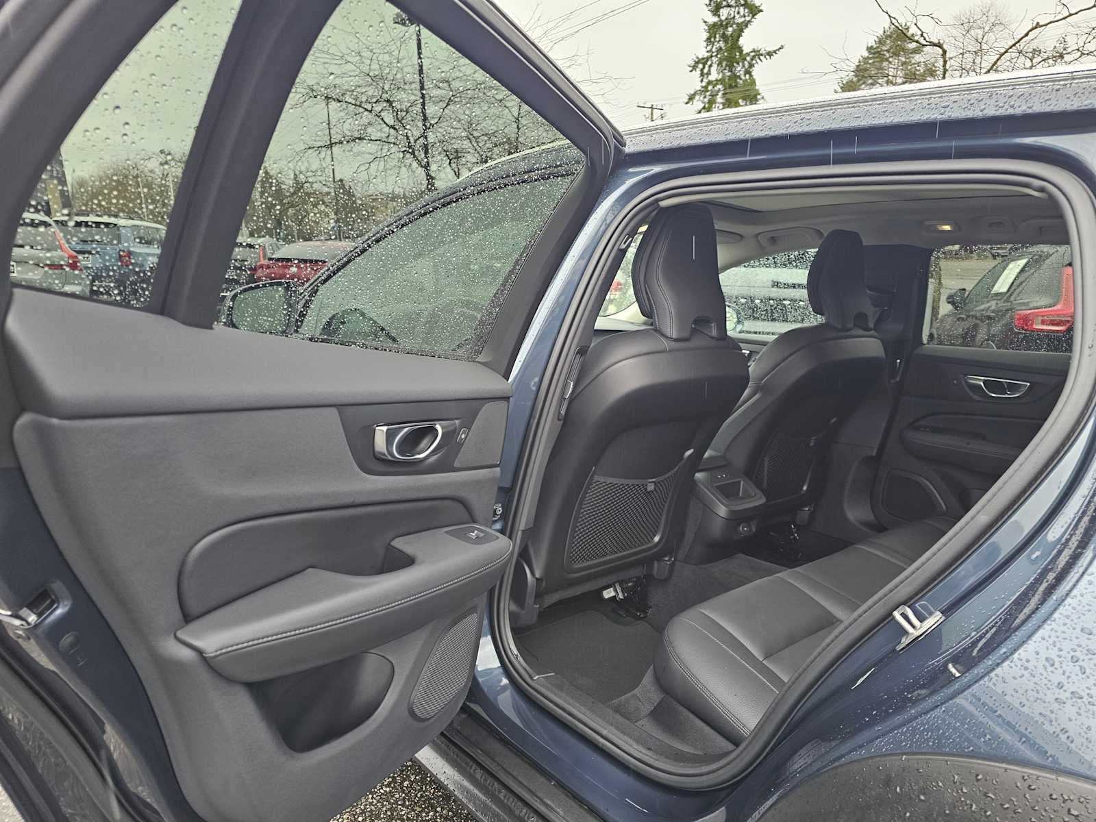 2025 Volvo V60 Cross Country Plus