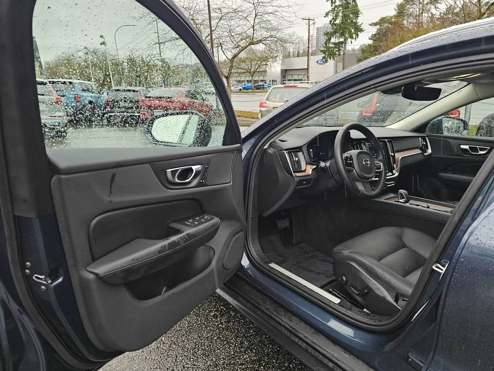 2025 Volvo V60 Cross Country Plus