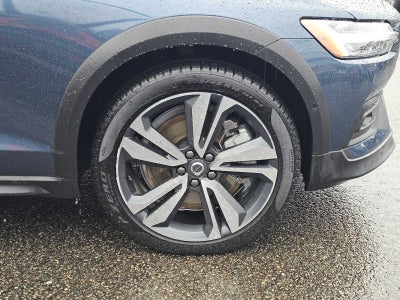 2025 Volvo V60 Cross Country Plus