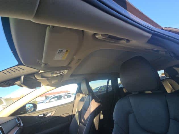 2025 Volvo V60 Cross Country Plus