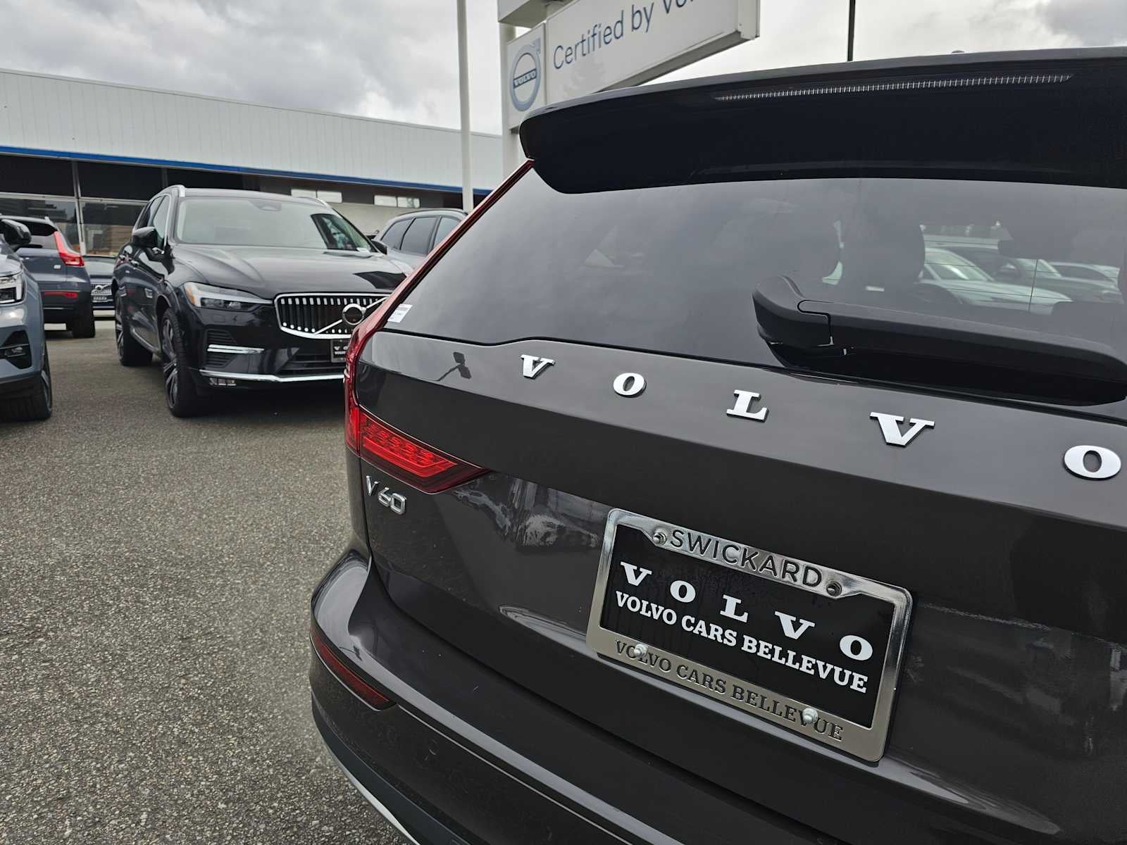 2025 Volvo V60 Cross Country Plus