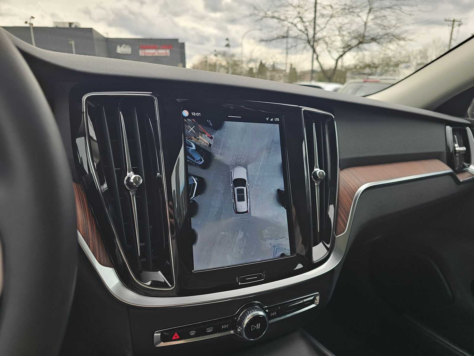 2025 Volvo V60 Cross Country Plus