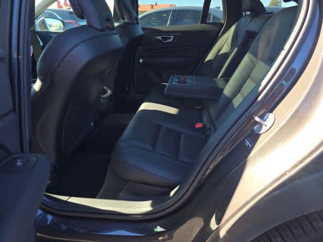 2025 Volvo V60 Cross Country Plus