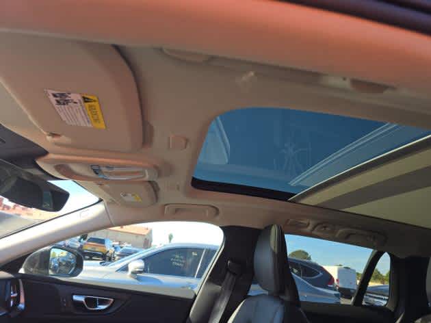 2025 Volvo V60 Cross Country Plus