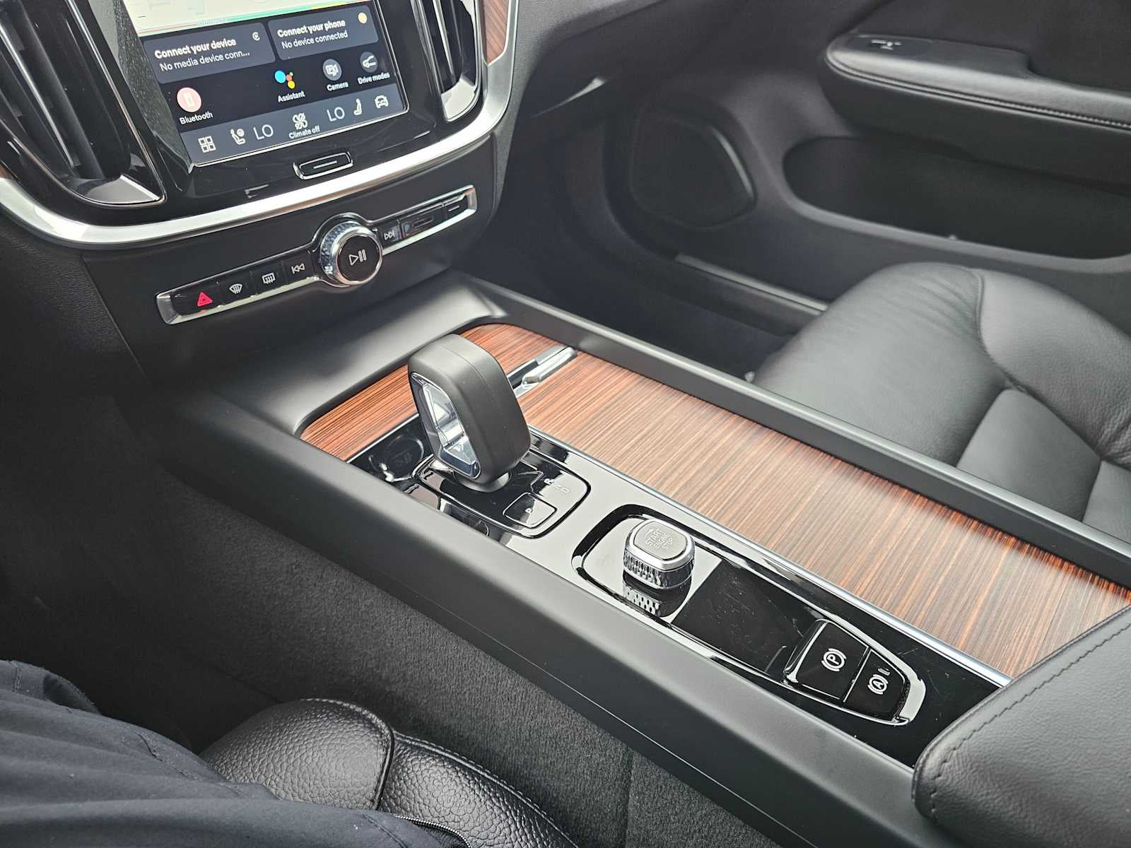 2025 Volvo V60 Cross Country Plus