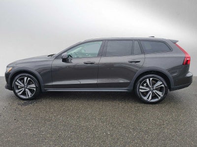 2025 Volvo V60 Cross Country Plus