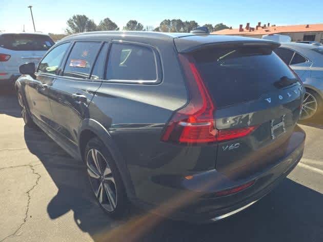 2025 Volvo V60 Cross Country Plus