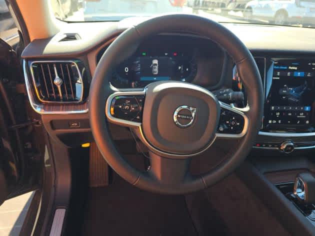 2025 Volvo V60 Cross Country Plus