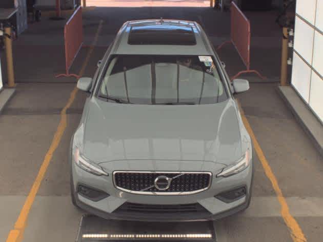 2025 Volvo V60 Cross Country Plus