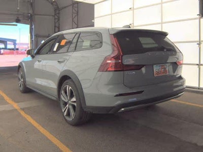 2025 Volvo V60 Cross Country Plus