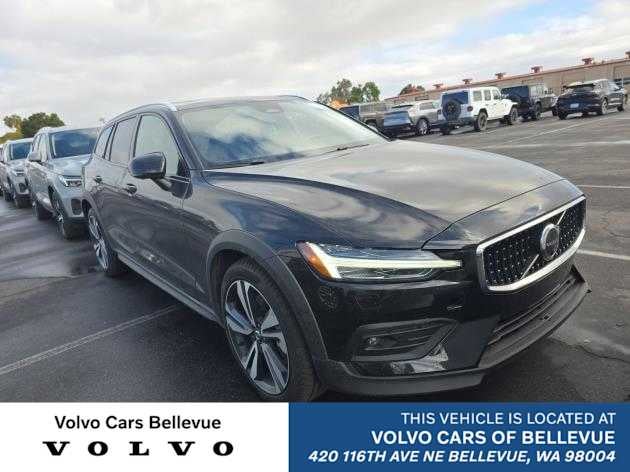 2025 Volvo V60 Cross Country Plus