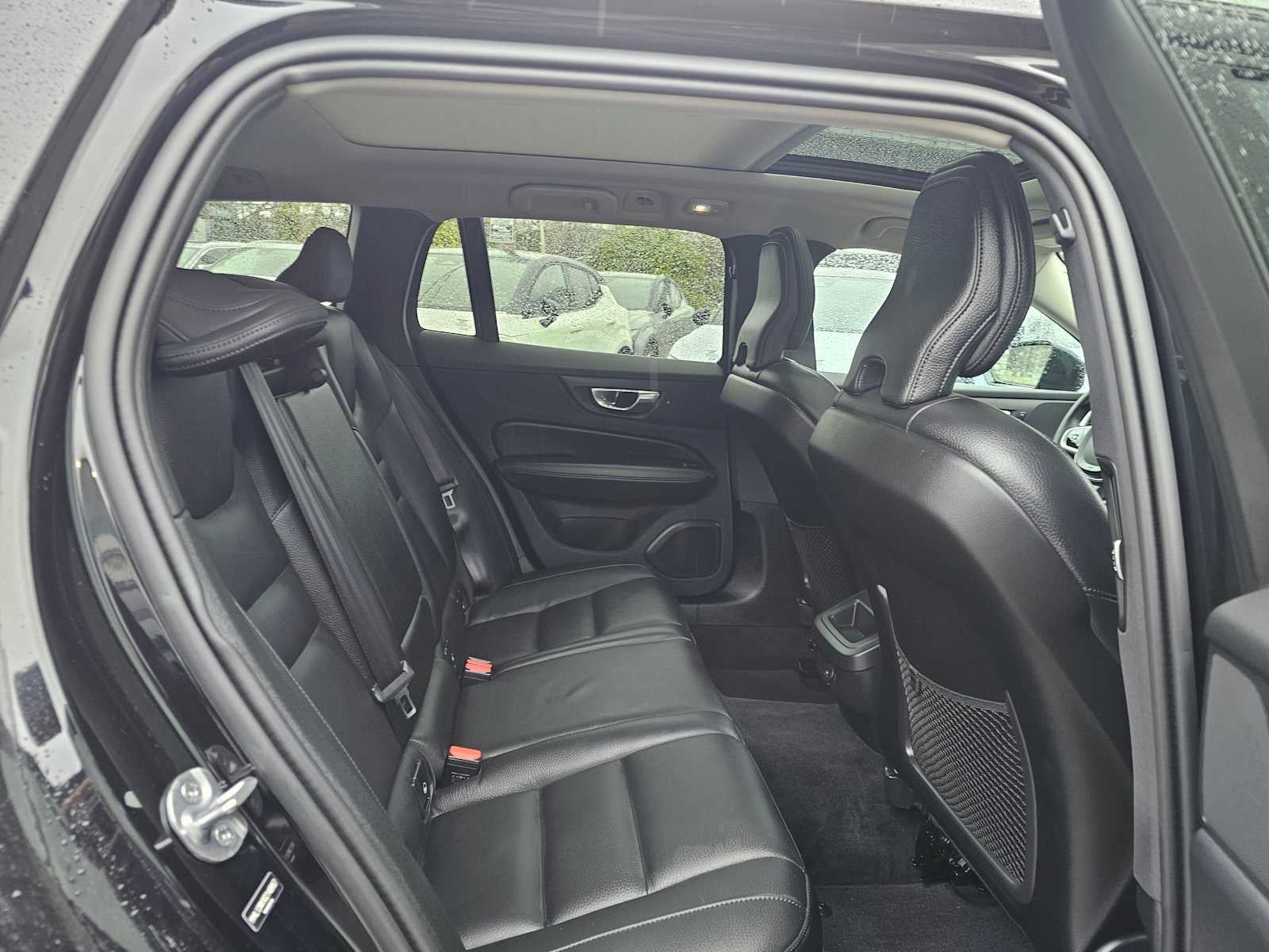 2025 Volvo V60 Cross Country Plus