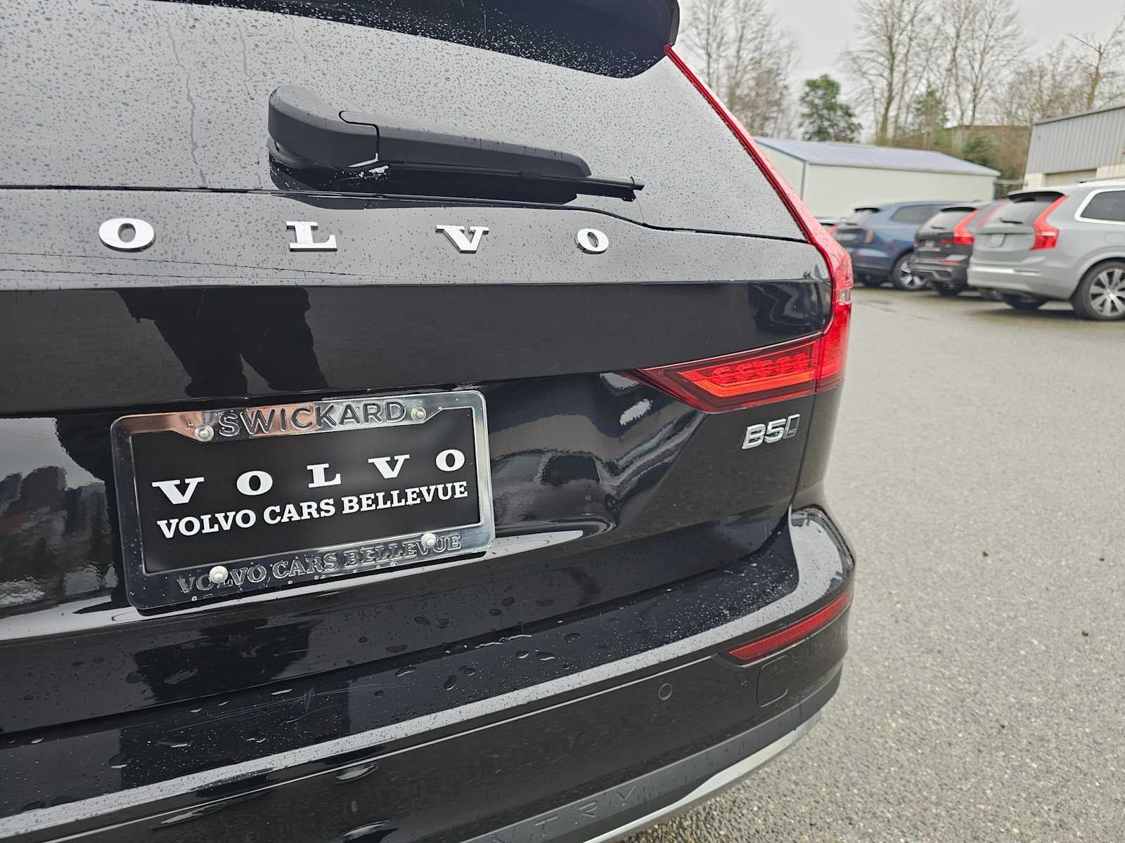 2025 Volvo V60 Cross Country Plus