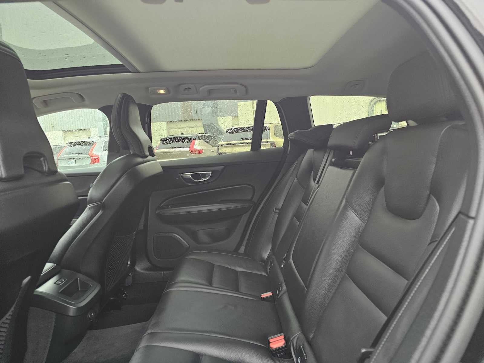 2025 Volvo V60 Cross Country Plus