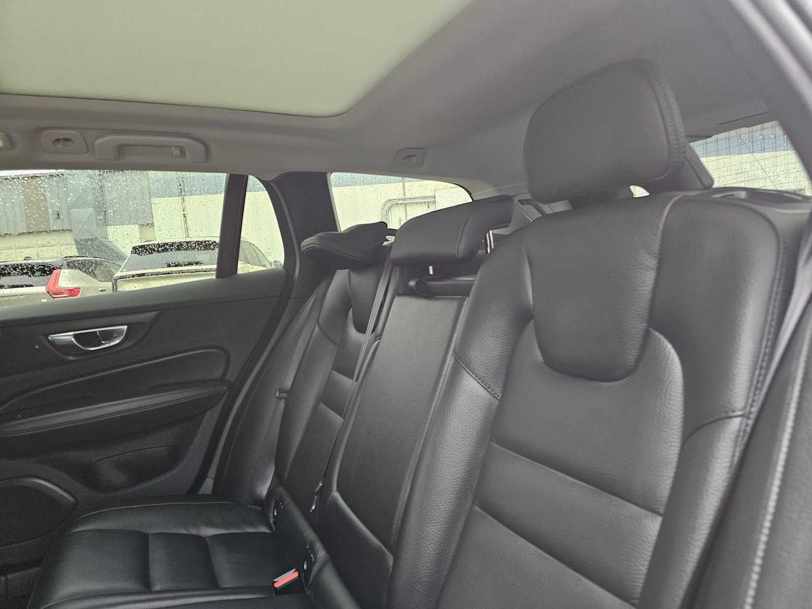 2025 Volvo V60 Cross Country Plus