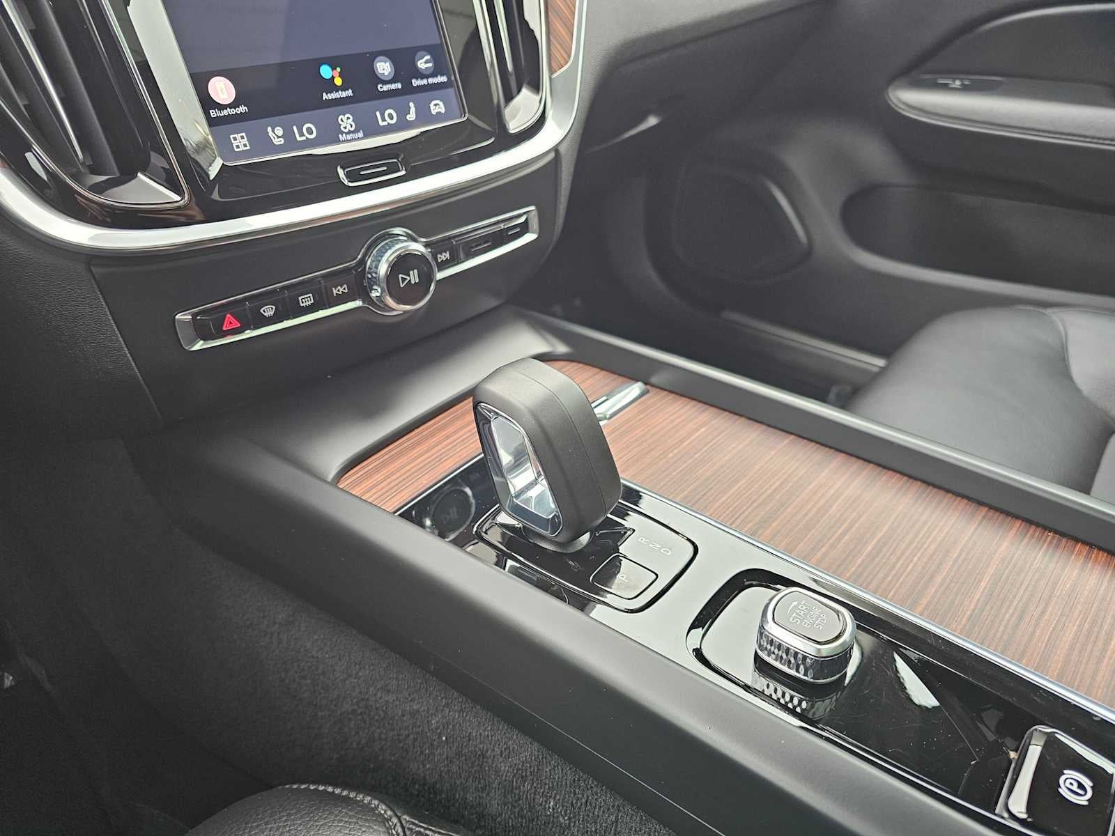 2025 Volvo V60 Cross Country Plus