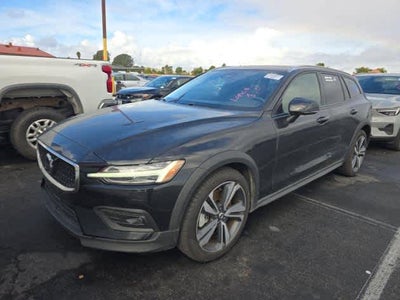 2025 Volvo V60 Cross Country Plus