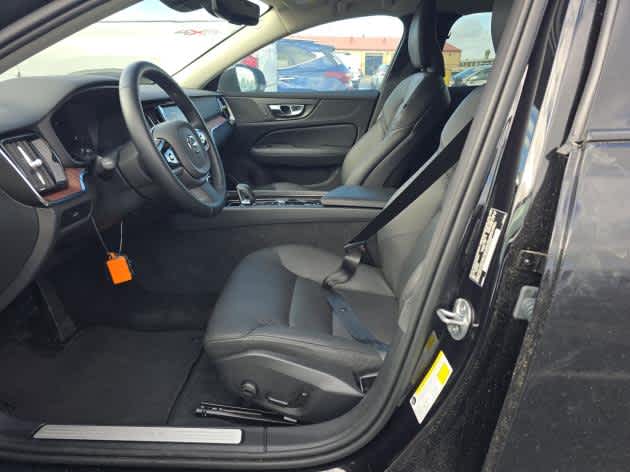 2025 Volvo V60 Cross Country Plus