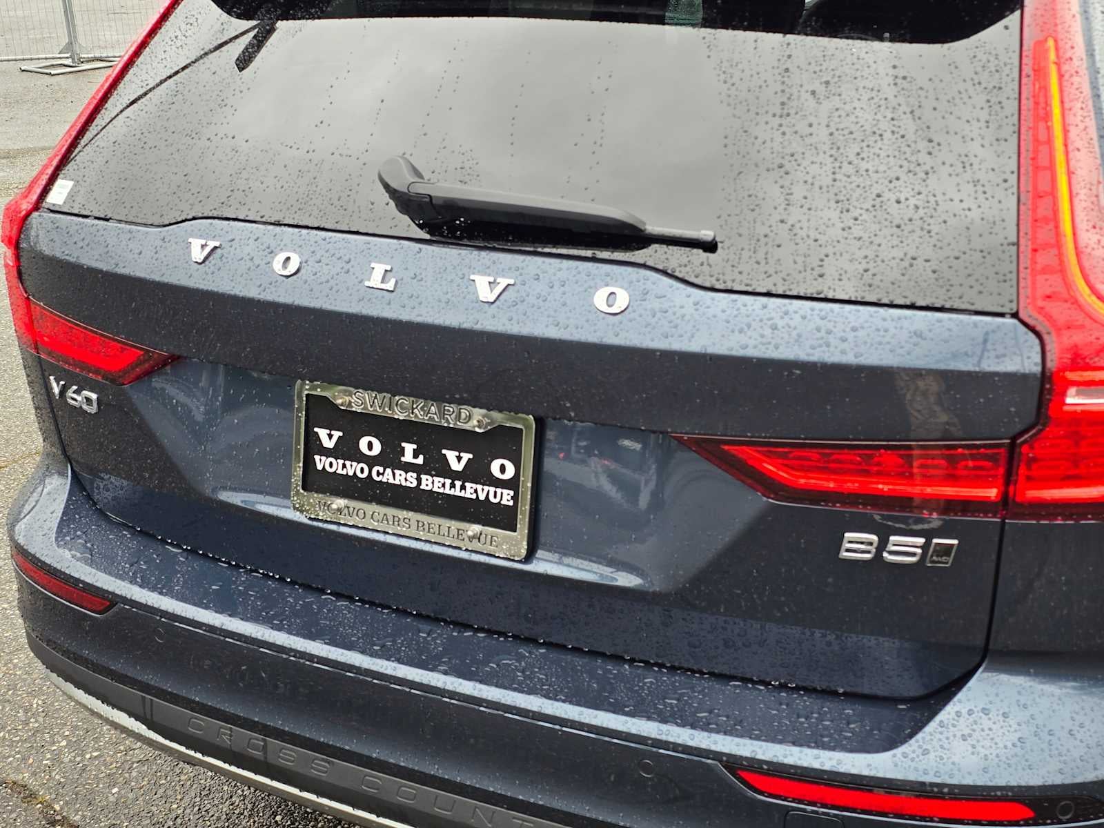 2025 Volvo V60 Cross Country Plus