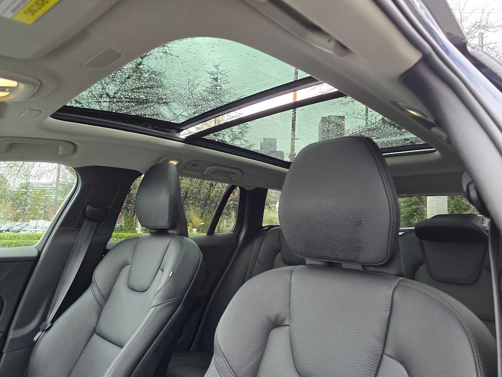 2025 Volvo V60 Cross Country Plus