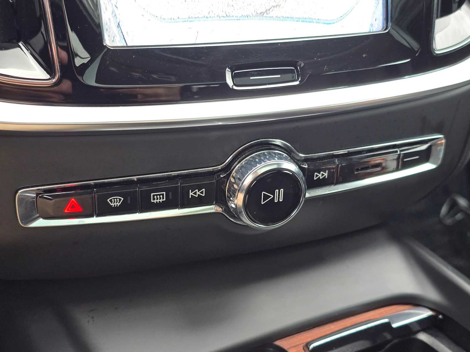 2025 Volvo V60 Cross Country Plus