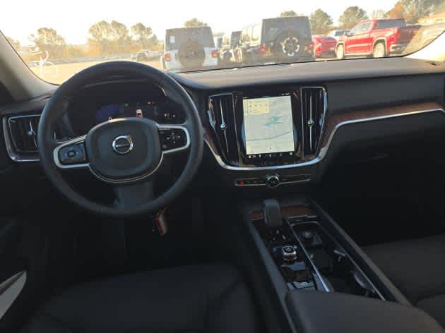 2025 Volvo V60 Cross Country Plus