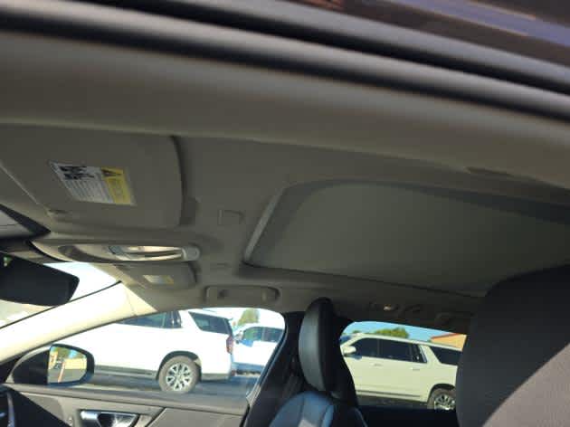 2025 Volvo V60 Cross Country Plus