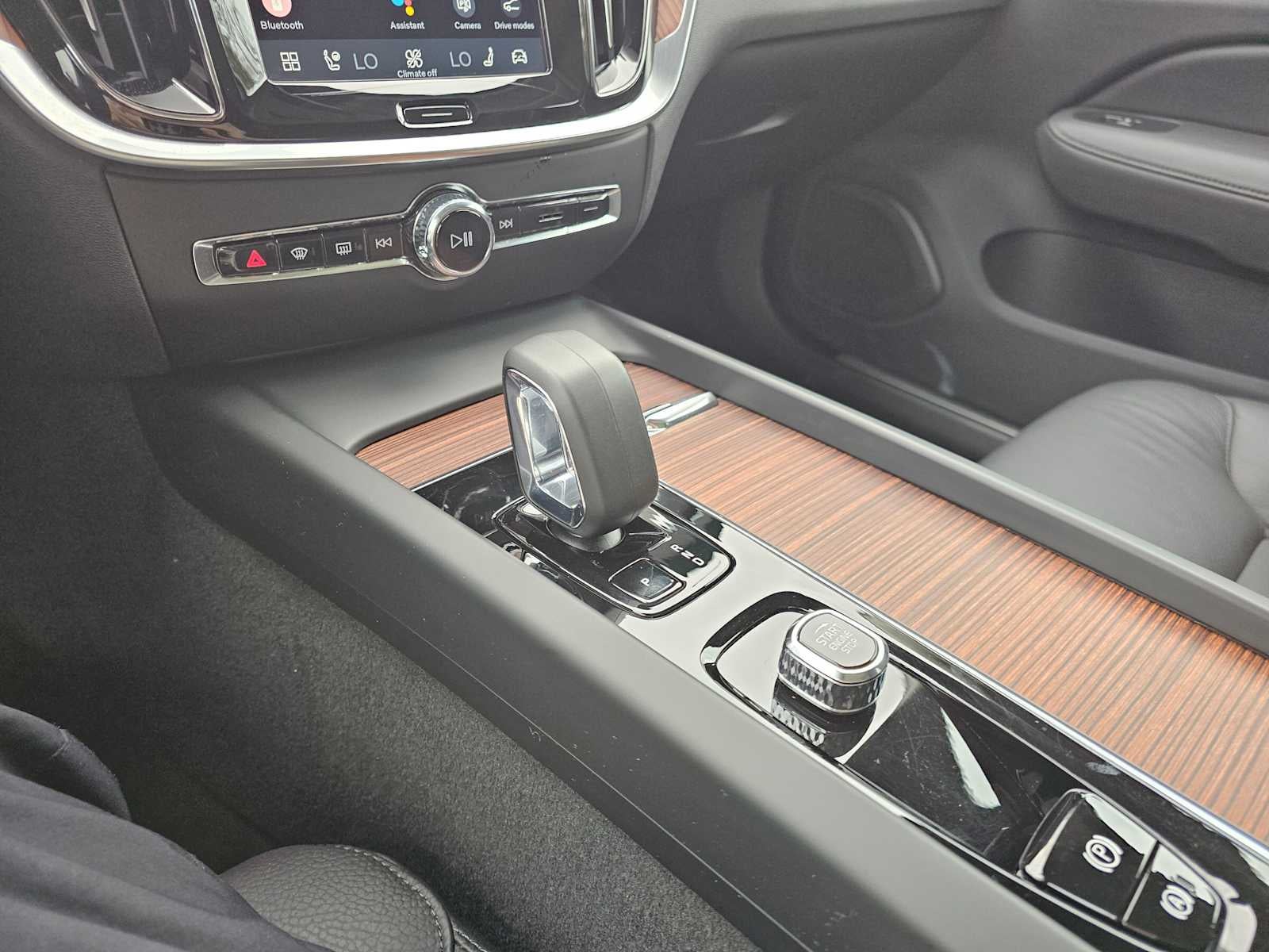 2025 Volvo V60 Cross Country Plus