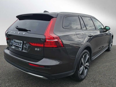 2025 Volvo V60 Cross Country Plus