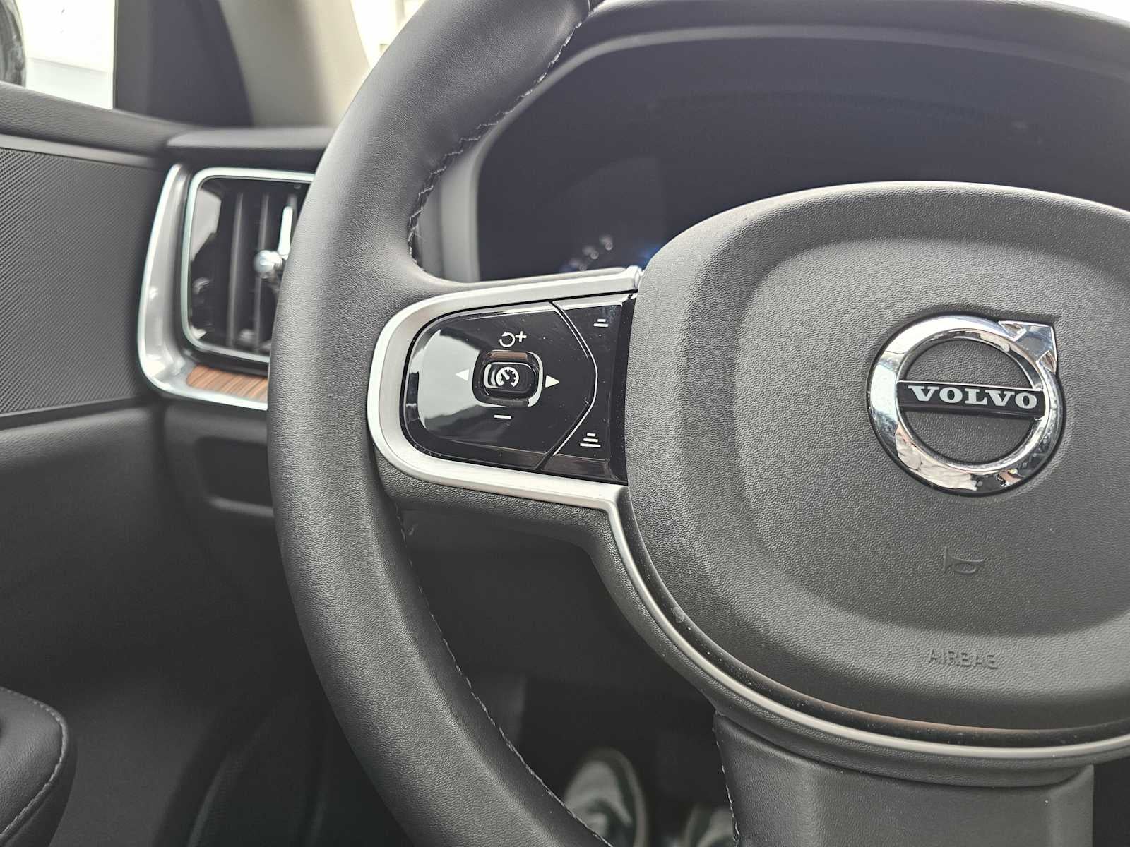 2025 Volvo V60 Cross Country Plus