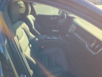 2025 Volvo V60 Cross Country Plus